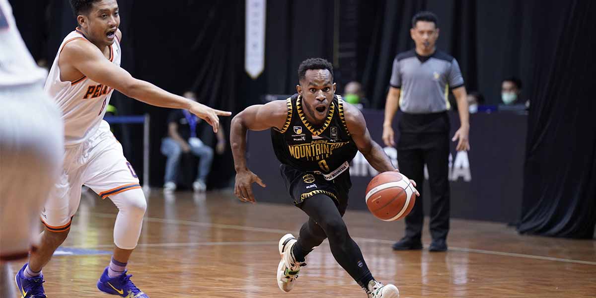 putra-asli-amungme-timika-bikin-debut-gemilang-di-ibl-2021